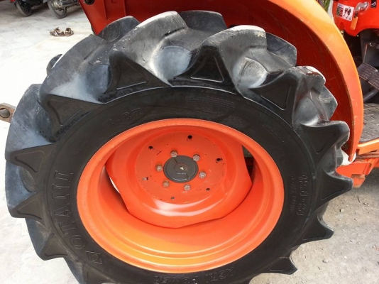 คูโบต้า L3608 4 WD พร้อมใบมีดตราช้าง ทำงาน 710 ชั่วโมง สภาพดีมากๆเดิมๆจากโรงงาน