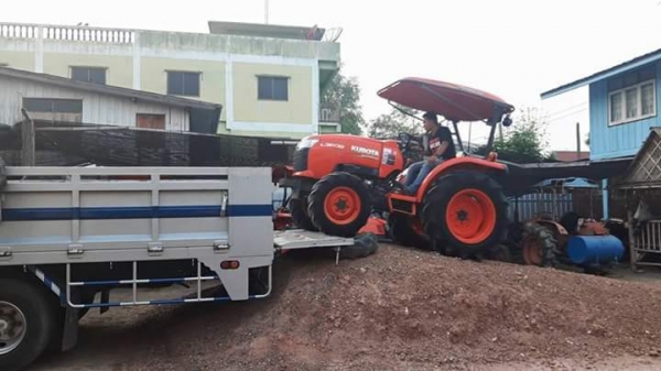 ปัญญาแทรคเตอร์..จัดมาให้ครับ ด่วน!!!คูโบต้า L3608 ตัวเปล่า ยางใหม่4เส้น