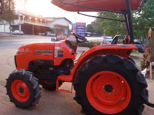 ปัญญาแทรคเตอร์..จัดมาให้ครับ ด่วน!!!คูโบต้า L3608 ตัวเปล่า ยางใหม่4เส้น