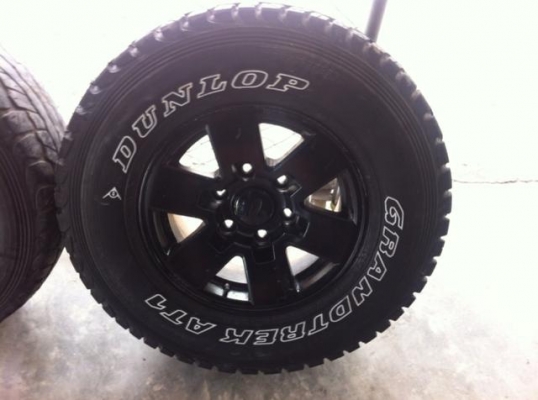 แม็คขอบ15 6รู ยางนิสโต้2010 ยาง2เส้นดอกยังเยอะ อีก2เส้น กินข้างสึกตามภาพ