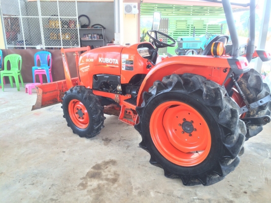 ขายL3608 รถปี 56 ตัวรถและชุดดันหน้า รถ 877 ชั่วโมงสภาพพร้อมใช้งานรับประกันไม่มีรอยรั่วแม้แต่จุดเดียว