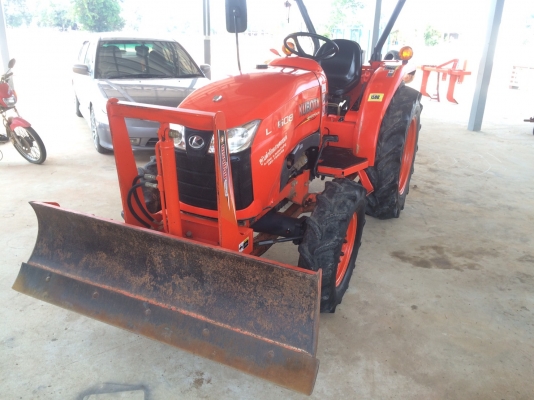 ขายL3608 รถปี 56 ตัวรถและชุดดันหน้า รถ 877 ชั่วโมงสภาพพร้อมใช้งานรับประกันไม่มีรอยรั่วแม้แต่จุดเดียว