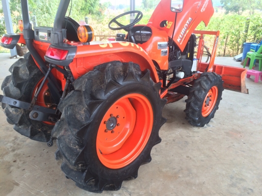 ขายL3608 รถปี 56 ตัวรถและชุดดันหน้า รถ 877 ชั่วโมงสภาพพร้อมใช้งานรับประกันไม่มีรอยรั่วแม้แต่จุดเดียว