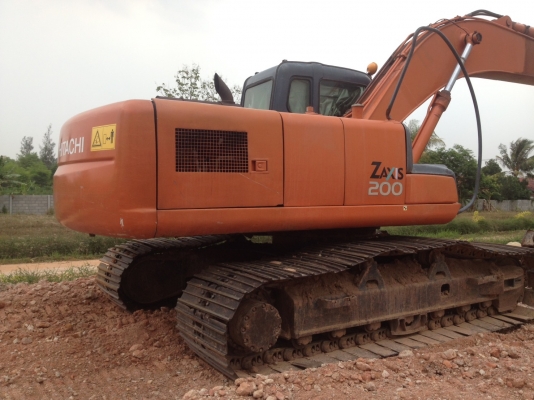 ขายรถแบคโฮ HITACHI ZX200-1 เอกสารอินวอย 7587 ชม.ราคา 1100000