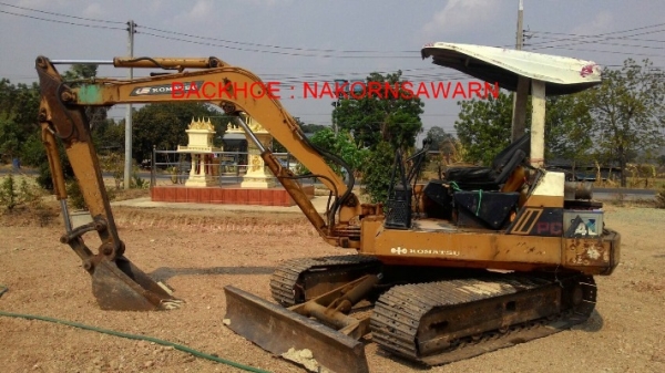 ขายรถแบ็คโฮ KOMATSU PC-40   ราคา 225,000 บาท