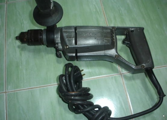 ขายด่วนสว่านเจาะกระแทก MAKITA 8416 4หุน(16mm.) 570W.