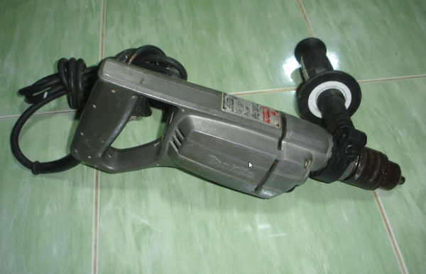 ขายด่วนสว่านเจาะกระแทก MAKITA 8416 4หุน(16mm.) 570W.