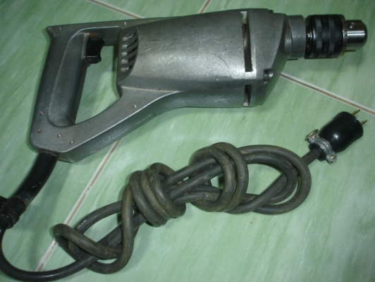 ขายสว่านไฟฟ้า makita 13mm. รุ่น 6301 (700w.)