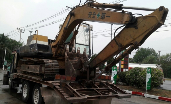 ขาย 2คัน ราคารวม แพ๊คคู่ 655,000บ เล่ม ทะเบียนพร้อมโอน สิบล้อ หัวยาว 165เพาเดียว และ แม็คโค  PC 100-3 สภาพดีพร้อมใช้งาน ขายราคารวม 2คัน 655,000บ ทะเบียนเอกสาร พร้อมโอน