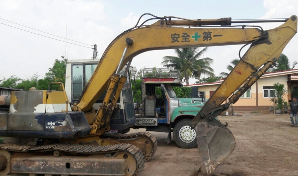 ขาย 2คัน ราคารวม แพ๊คคู่ 655,000บ เล่ม ทะเบียนพร้อมโอน สิบล้อ หัวยาว 165เพาเดียว และ แม็คโค  PC 100-3 สภาพดีพร้อมใช้งาน ขายราคารวม 2คัน 655,000บ ทะเบียนเอกสาร พร้อมโอน