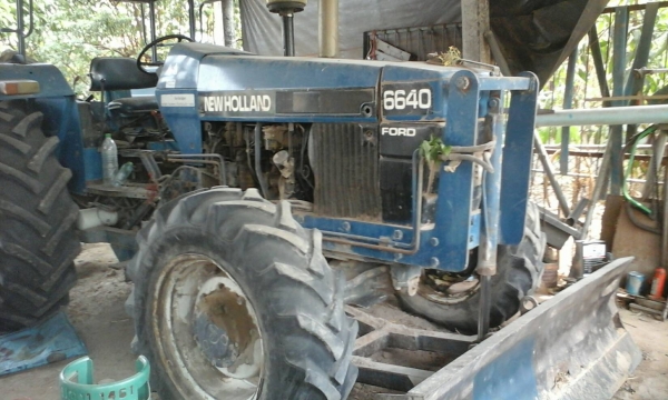 ขายรถไถ  FORD  ุ6640