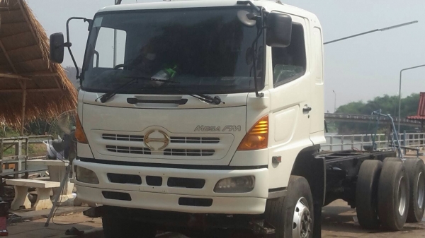 ขายครับ เมก้า320 ปี48 ราคาเบาๆ ติดต่อ 0817796679 แชมป์ครับ