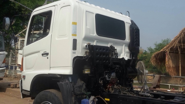 ขายครับ เมก้า320 ปี48 ราคาเบาๆ ติดต่อ 0817796679 แชมป์ครับ ขายครับ เมก้า320 ปี48 ราคาเบาๆ ติดต่อ 0817796679 แชมป์ครับ