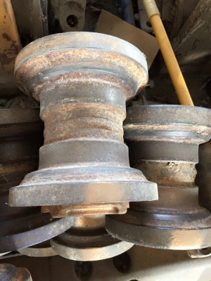 โรลเลอร์รถขุด komatsu pc40-7 เก่าเช็คนอกญี่ปุ่น ราคา 2,000 บาท