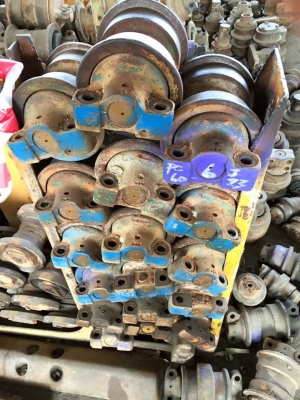 โรลเลอร์รถขุด komatsu pc60-5-6 เก่าเช็คนอกญี่ปุ่น ราคา 2,500 บาท