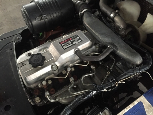 ขายโฟล์คลิฟท์  TOYOTA โตโยต้า FD2.5ตัน-รุ่น8 เครื่องยนต์ ดีเซล งาอิ้งฟอร์ค เท-หงายได้ เสาสูง4.50เมตร