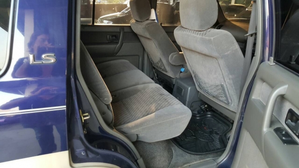 ขายถูกรถนั่งเอนกประสงค์พร้อมใช้งานขับดีสีเดิมบาง แอร์เย็นเล่มทะเบียนพร้อม