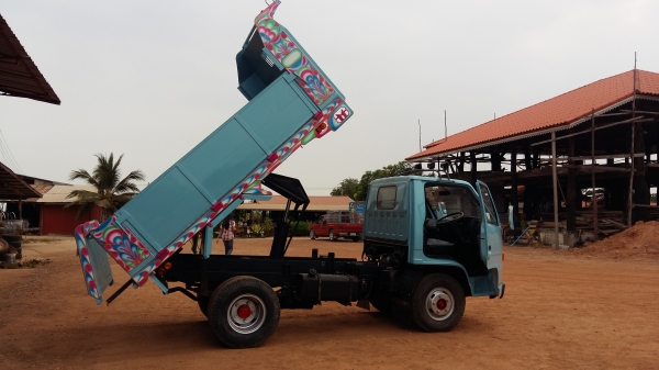 ขายด่วน6ล้อNKR 110ดั้มยิงหน้าวัสดุก่อสร้างเครื่องดี ช่วงล่างดีคัชชีสวยยางพอใช้เอกสารพร้อมโอน