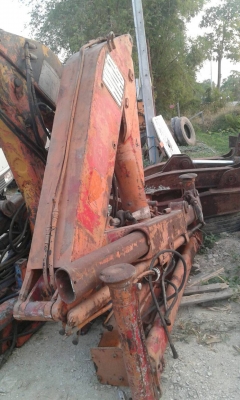 ขายเครนติดหลังรถบรรทุก มี 2 ตัว ราคารวม 2 ตัว 46,000 บาท