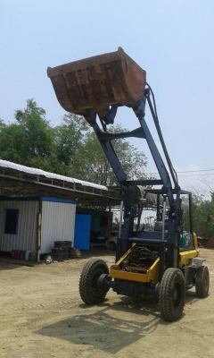 ขายรถตัก ยี่ห้อ KOMATSU รุ่น SD25-6 ราคา 350,000 บาท