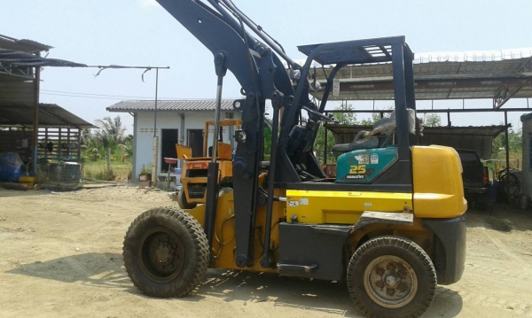 ขายรถตัก ยี่ห้อ KOMATSU รุ่น SD25-6 ราคา 350,000 บาท