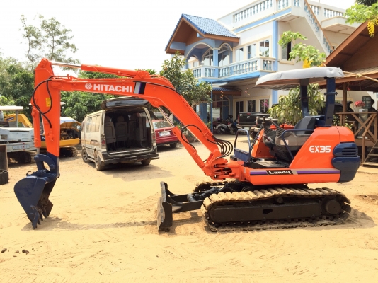 HITACHI  EX-35 ขนาดPC-35 <คอลโทนสั้นปั๊มนิ้ว มีลายแย๊ก>รถเก่านอกแท้มีเอกสาร☎️ติดต่อ 085-5632278