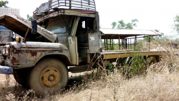 ขายรถแม็กโค โคมัสสุ PC 120-3 พร้อมเทเลอร์ ( เล่มทะเบียนทั้ง 2 คันครับ ) ขายรถแม็กโค โคมัสสุ PC 120-3 พร้อมเทเลอร์ ( เล่มทะเบียนทั้ง 2 คันครับ )