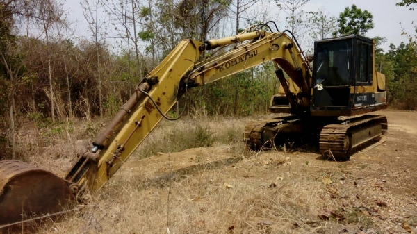 ขายรถแม็กโค โคมัสสุ PC 120-3 พร้อมเทเลอร์ ( เล่มทะเบียนทั้ง 2 คันครับ )