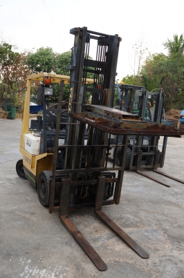 ขายรถฟอร์คลิฟต์ TCM FG15n17  1.5 ตัน แผงงาสไลด์ เสาสูง 4 เมตร พร้อมที่หนีบกล่อง