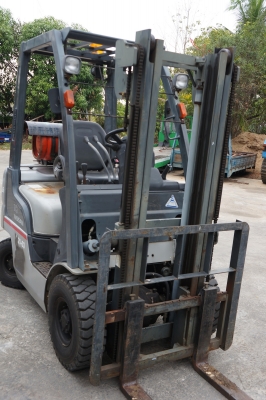 ขายรถฟอร์คลิฟต์  NISSAN L01 GSเหมือนใหม่ ผ่านการใช้งานมาเพียง 720 ชม เท่านั้น