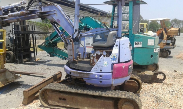 ขายรถขุดเล็กยี่ห้อ KOMATSU PC 12 UU-2 เครื่องยนต์ KOMATSU 3 สูบ  ราคา 210,000 บาท