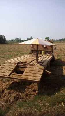 ขายสิบล้อแทนเลอร์สองเพลาเกียร์กลาง ขายสิบล้อแทนเลอร์สองเพลาเกียร์กลาง