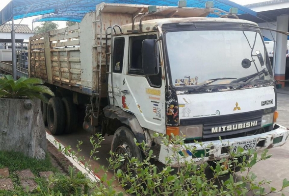 ขายดั้ม2เพลา FN527-TD โลฮาย10สปีด พาวเวอร์ จิ๊ฟฟี่ เอกสารพร้อมโอน สนใจโทร 090-8588220คุณนะ 093-3258446คุณบิว หรือเข้าดูสินค้าอื่นๆได้ที่ www.truck.in.th/498 หรือเพจFacebook ณรงค์ ซื้อขายรถมือสอง (เว็บไซต์ส่วนตัว) หรือFacebook คุณนะ รถบรรทุก