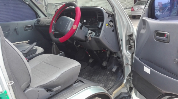 ขายรถตู้หลังสูง Commuter ปี45 เครื่องเดิมดีเซล 5L เครื่องดีแอร์เย็นCDครบไม่มีชนเจ้าของขายเอง