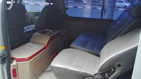 ขายรถตู้หลังสูง Commuter ปี45 เครื่องเดิมดีเซล 5L เครื่องดีแอร์เย็นCDครบไม่มีชนเจ้าของขายเอง