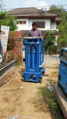 ขาย แมนลิฟท์ กระเช้า ยกของ ขึ้นลง สูง 4 เมตร ใช้แบตเตอรี่ 2 ลูก แบบเข็น ใช้งานง่าย พร้อมใช้