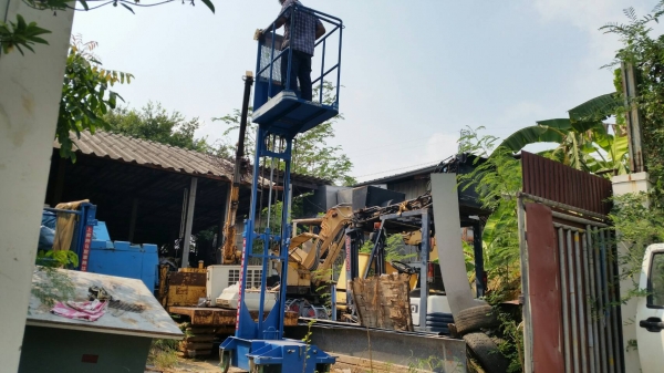 ขาย แมนลิฟท์ กระเช้า ยกของ ขึ้นลง สูง 4 เมตร ใช้แบตเตอรี่ 2 ลูก แบบเข็น ใช้งานง่าย พร้อมใช้