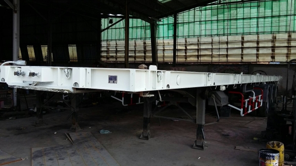 หางเทรลเลอร์พื้นเรียบ 40 ฟุต 3 เพลา