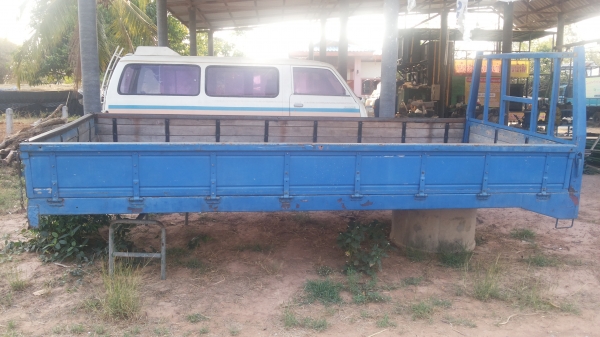 ขายกระบะรถ6ล้อพร้อมคอกเหล็ก