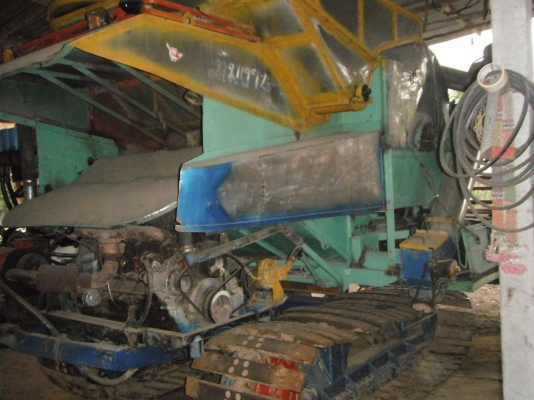 ต้องขายรถเกี่ยวข้าว ไทยเจริญ เตรื่อง อีชุชุ 210  ตัวเดิน 10 ปั้มไดกิ้น 22  พร้อมเทลเลอร์  เครื่อง อีชุชุ 125 หกล้อใหญ่