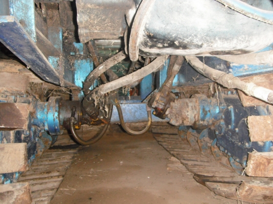 ต้องขายรถเกี่ยวข้าว ไทยเจริญ เตรื่อง อีชุชุ 210  ตัวเดิน 10 ปั้มไดกิ้น 22  พร้อมเทลเลอร์  เครื่อง อีชุชุ 125 หกล้อใหญ่