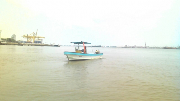 ขายเรือไฟเบอร์ญี่ปุ่น 19 ฟุต พร้อมเครื่องsuzuki 25 แรง มีห้องเหยื่อเป็น 2 ห้อง สภาพพร้อมใช้งาน