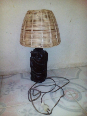 โคมไฟวินเทจ ไม้แกะสลัก