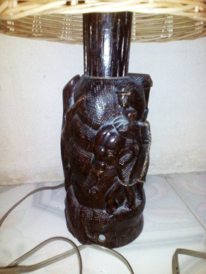 โคมไฟวินเทจ ไม้แกะสลัก