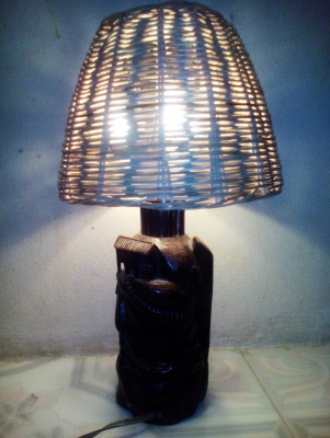 โคมไฟวินเทจ ไม้แกะสลัก