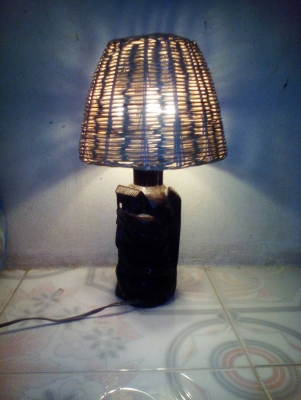 โคมไฟวินเทจ ไม้แกะสลัก