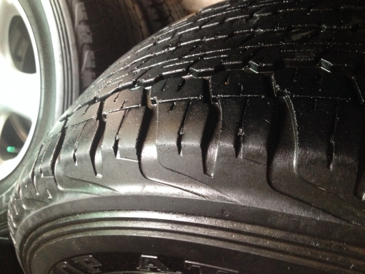 ขายล้อแม็ก All new Isuzu D-max ป้ายแดง 17"x7" et33 6รู139 + ยาง Dunlop 265/65r17 ปี 14 ขายล้อแม็ก All new Isuzu D-max ป้ายแดง 17"x7" et33 6รู139 + ยาง Dunlop 265/65r17 ปี 14