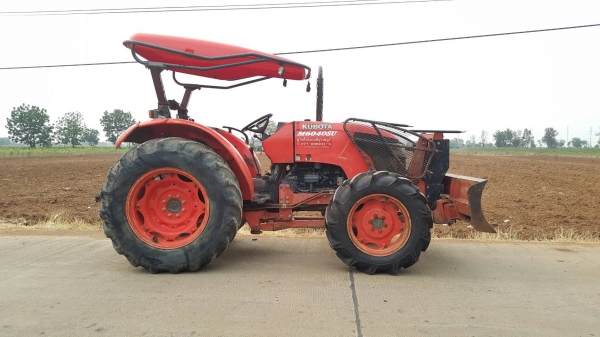 ขายKubota M6040SU ใบดัน เครื่องเกียร์ดี สนใจติดต่อ