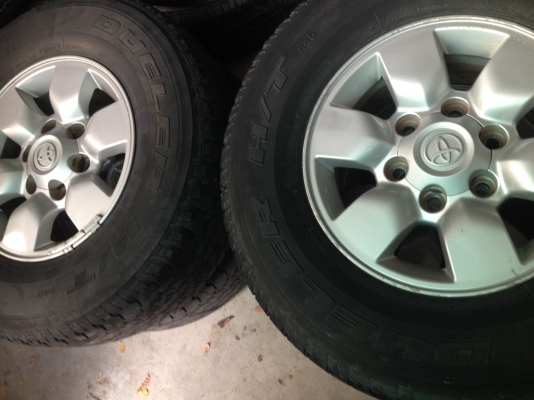 ขายล้อแม็กเดิม Vigo 15 พร้อมยางแถมไปด้วยครับ