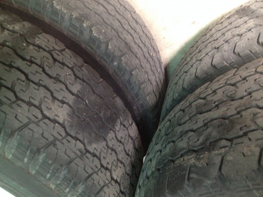 ขายล้อแม็กเดิม Vigo 15 พร้อมยางแถมไปด้วยครับ